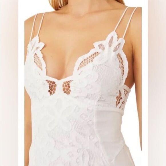 𝅺Free People Intimately Adella Bodysuit In White - Picture 1 of 6
